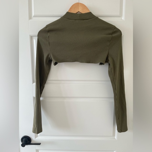 asos Stradivarius Long-Sleeve Cut Out Top | Olive Green | US 6 - Picture 4 of 7